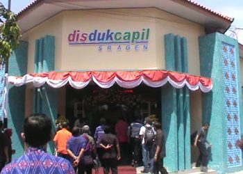 Calo-Calo Siap Gigit Jari PT. Pos Indonesia Sragen Kirimkan KK-KTP Sampai Rumah Warga