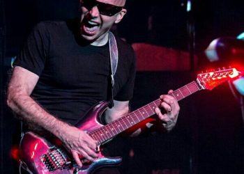 “flying in a blue dream” With Joe Satriani