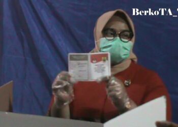 Nyoblos Gambar Dirinya Kusdinar Yuni Cetak Sejarah Pilkada Sragen