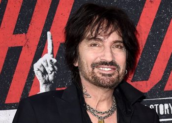 Tommy Lee Ungkapkan Bagaimana Motley Crue Akhirnya Reuni Lagi
