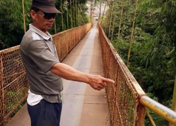 Jembatan Kuning Menanti Janji