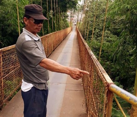 Jembatan Kuning Menanti Janji
