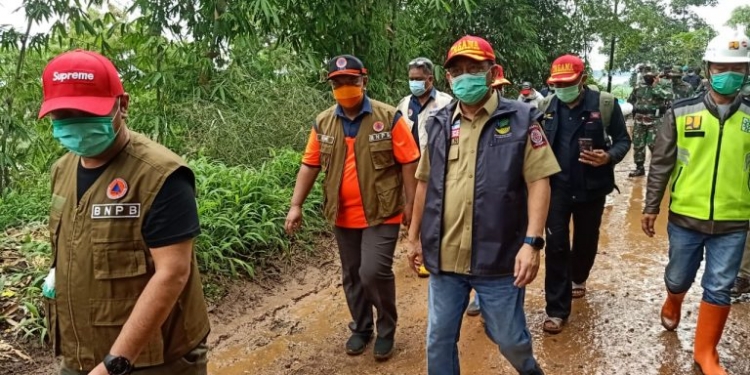 Kemensos RI Melalui Tagana, Sigap Bantu Korban Tanah Longsor di Sumedang