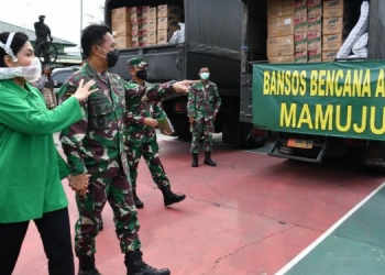 TNI AD Mengerahkan Tiga Kapal Angkut Bantuan Kemanusiaan Menuju Kalsel dan Sulbar
