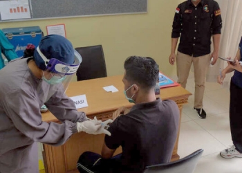 Penerima Vaksinasi Covid-19, Mulai Terima Pemberitahuan Via Short Message Service (SMS)