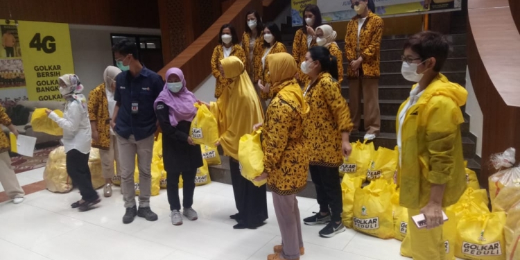 Ikatan Istri Partai Golkar Salurkan Bantuan untuk Kawan Media