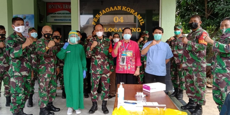 Putus Mata Rantai Covid-19, Anggota Koramil 02/Matraman Laksanakan Tes Swab Antigen