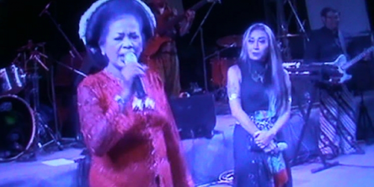 Sinden Legendaris Sragen Suji Mentir Dimakamkan Dekat Bumi Perkemahan