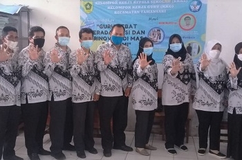 Guru Se-Kecamatan Taman Sari, Ikut Webinar Menyongsong Penerapan AKM 2021