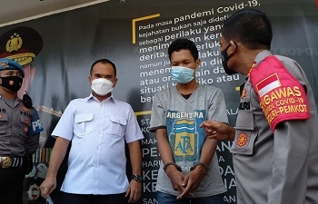 Pria yang Aniaya Anak Kandung, di Tangkap Polres Depok
