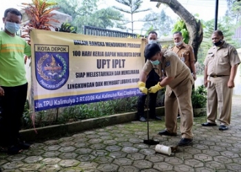 Program Walikota Depok 100.000 Lubang Biopori Disrumkim Buat Lubang Biopori di UPT IPTL DiLaksanakan