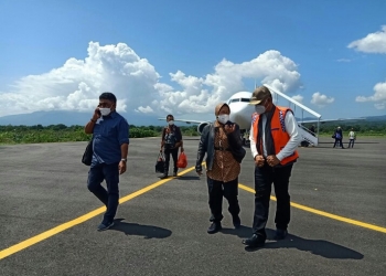 Pastikan Masyarakat Dapatkan Bantuan, Mensos Risma Kunjungi Sejumlah Titik Bencana