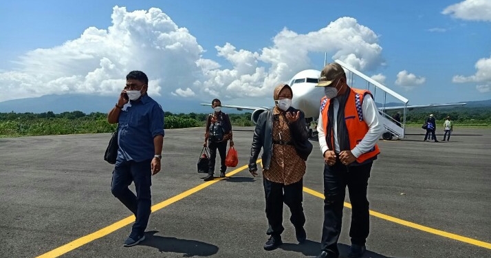 Pastikan Masyarakat Dapatkan Bantuan, Mensos Risma Kunjungi Sejumlah Titik Bencana