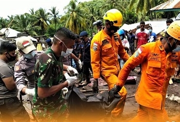 Tim SAR Gabungan Lanjutkan Pencarian Korban Banjir Bandang NTT