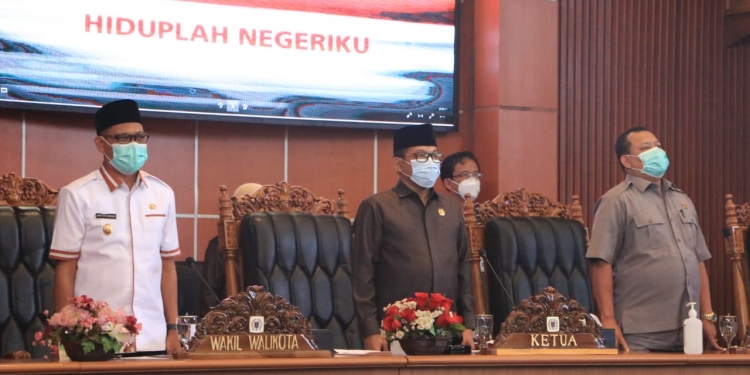 FRAKSI GOLKAR, DPP, PKB-PSI SAMPAIKAN PANDANGAN UMUM TERHADAP TIGA RAPERDA INISIATIF PEMKOT