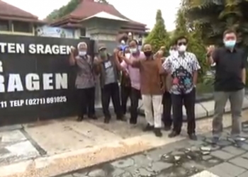 Perangkat Desa Sragen Geruduk PTUN