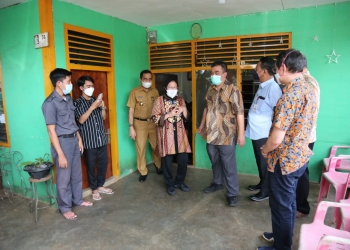 Sambangi RS Bhayangkara Makasar, Mensos RI Kunjungi Korban Ledakan Bom Gereja