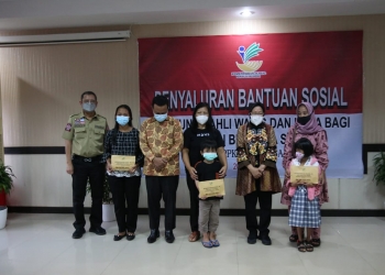 Guru-Guru Korban KKB di Papua, Diberikan Penghargaan oleh Kemensos RI