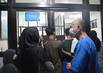 Dian Kristiandi Saksikan Pemulasaraan Jenazah Pasien Probable Covid-19