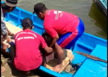 Perahu Wisata WKO Terguling 9 Orang Tenggelam Masih Dicari