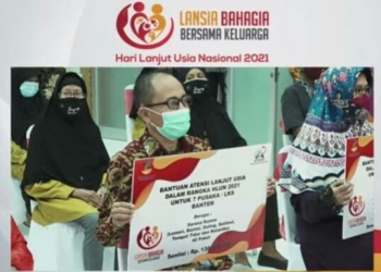 Kemensos Beri Penghargaan Bagi 5 Lansia Berprestasi