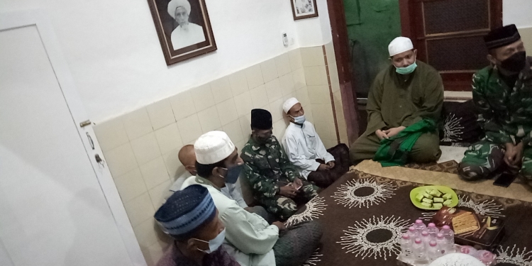 TNI Safari Sholat Subuh di Solo