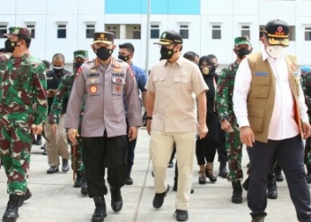 Kapolri, Panglima TNI dan Menkes Tinjau Rusun Nagrak dan PPKM di Semper Barat