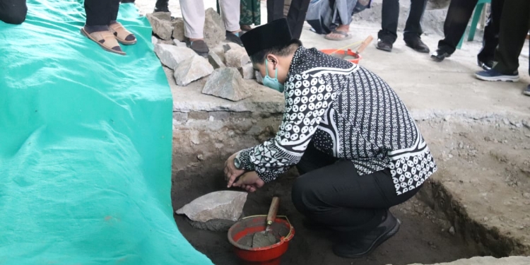 Wagub Taj Yasin Maimoen dan juga sebagai Panglima Santri Gayeng Tegaskan Kegiatan Keagamaan Tidak Dilarang Asal Disiplin Prokes 