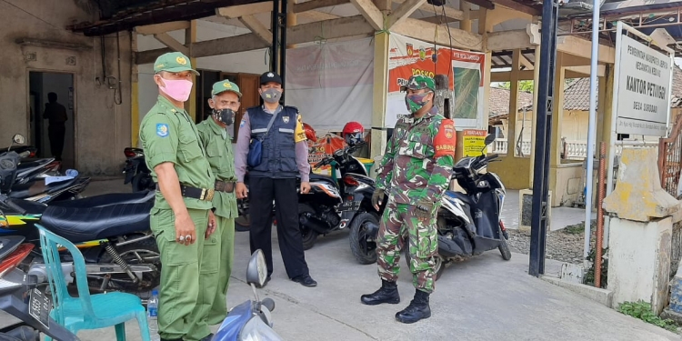 Ajak Anggota Linmas Bantu Sosialisasikan Protokol Kesehatan Kepada Masyarakat