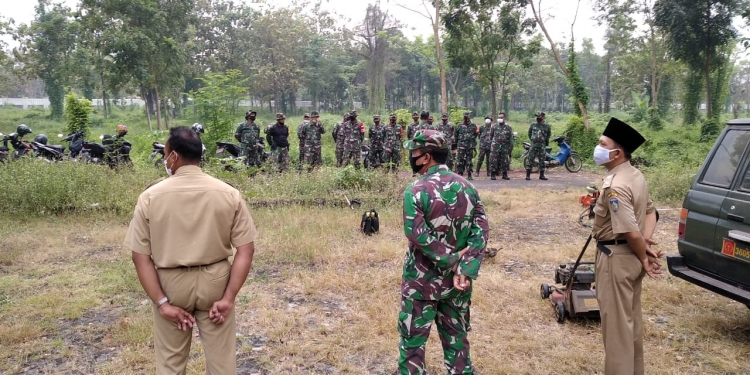 Anggota Kodim 0719/Jepara Lakukan Pembersihan Asrama UNDIP Siapkan Bagi Pasien Covid-19