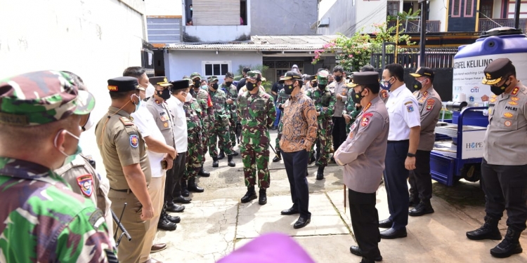 Kapolri Sidak PPKM Mikro Ulujami, Dan Minta Ketat kan Pengawasan Warga yang Isoman
