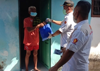 Wakil Ketua DPRD Kota Kudus Bagikan Masker, Dan Sembako Kepada Warga Yang Isoman