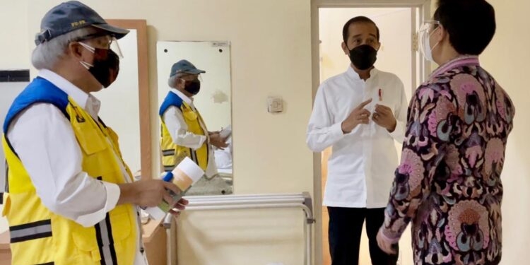 Presiden Jokowi Pastikan Kesiapan Asrama Haji Pondok Gede Untuk Antisipasi Tambahan Kebutuhan RS