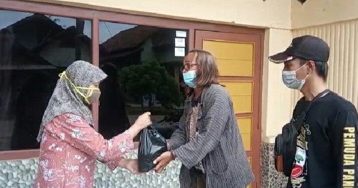 Mitra Rescrim Comunnity (MRC) Kab. Jepara Konsisten Berbagi Di Jumat Berkah