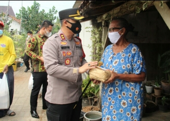 Polres Jepara Bagikan Door To Door Daging Qurban Kepada Masyarakat