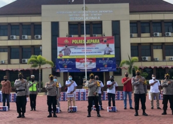 Kepedulian Polres Jepara Terhadap Pekerja Seni Yang Terdampak PPKM