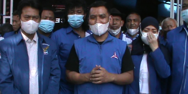 AHY Instruksikan Kader Tingkatkan Peduli Sosial -DPC Sragen Gelar Bagi-bagi makanan & HIK Gratis serta Launching Ambulance