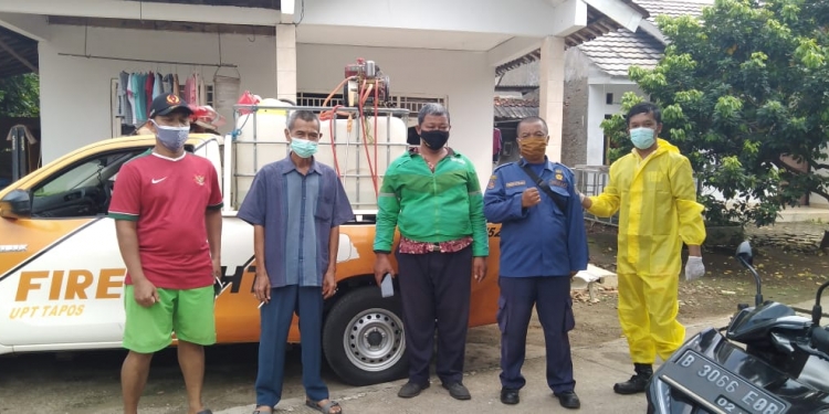 Penyemprotan Disinfektan Bersama Jaber Depok, Damkar, LPM, PBST Diwilayah Sukatani RW 04,10,02