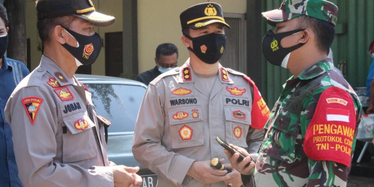 Pantau Aktifitas Warga Polres Jepara Berlakukan Pos Chek Point PPKM