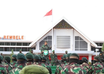 Dengan Prokes Ketat, Pangdam IM Pimpin Upacara Tradisi Pemberangkatan Satgas Pamtas Penyangga (Mobile) Yonif RK 114/SM