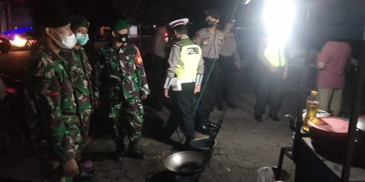 Koramil 09/Mlonggo Kab. Jepara Patroli PPKM Level 4