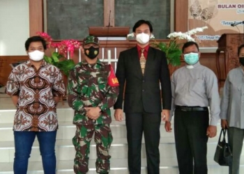 Berikan Rasa Aman Kepada Umat Kristiani Babinsa Majong/05 Jepara Lakukan Pengamanan