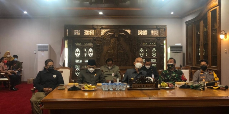 Peduli Ekonomi Masyarakat Bupati Jepara Beri Kelonggatan Giat di Masyarakat