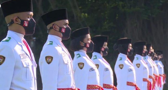 Pengibar Bendera Pusaka Penuhi Keinginan Almarhumah Ibunya