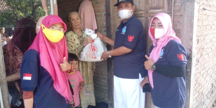Aliansi Lintas Media Indonesia(ALMI) Jepara dan Pemuda Pancasila Gelar Bansos untuk Masyarakat