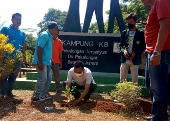 Bumdes Pekalongan Kec. Batealit Jepara, Gelar Pameran UKM dan Penanaman Pohon