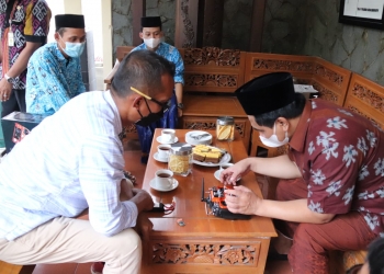 Gus Yasin Pesan Aeromodelling Karya Ponpes Al-Ma’wa