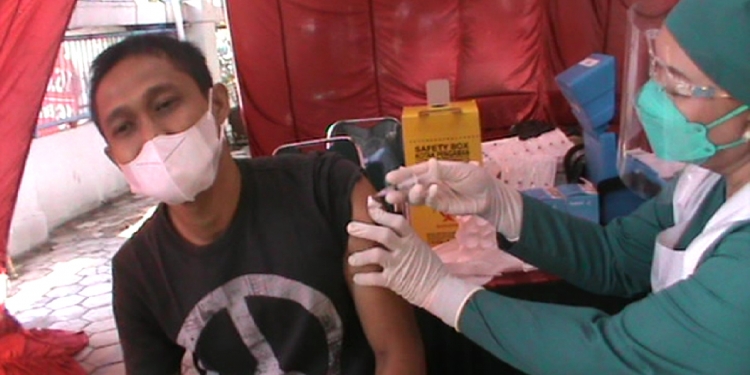 Bertema ” Coboy Style ” Bank Djoko Tingkir Gelar Vaksinasi