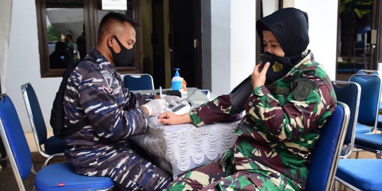 KEJAR TARGET HERD IMMUNITY, PUSHIROS TNI AL GELAR VAKSINASI COVID-19 SECARA RUTIN