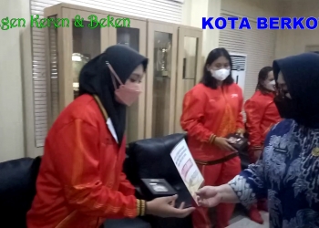 Dua Atlet Sragen Peraih Perak PON Dapat Taliasih Dari KONI
